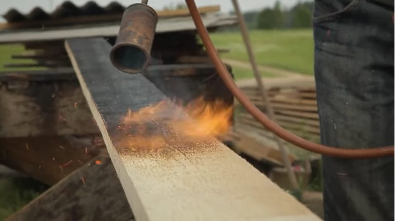 Madera carbonizada: protección natural y ecológica